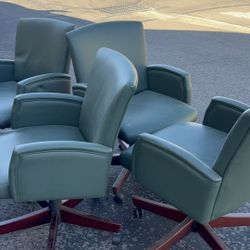 Beautiful Conference Table & Leather Chairs