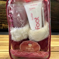 Spa Sister Snuggle Up Guava Foot Spa - Includes Knit Slippers