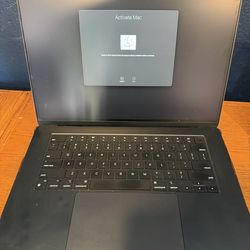 Apple MacBook Air Apple M2 Chip