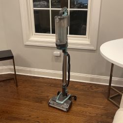 shark upright duel clean vacuume