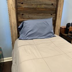 Set of 2 Twin Beds with mattress