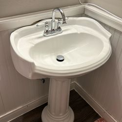 Glacier Bay Pedestal Sink