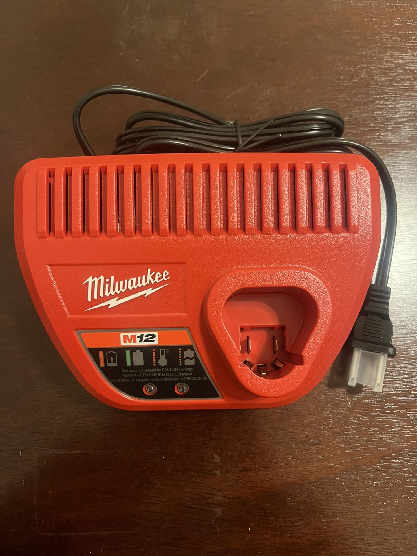 Milwaukee M12 Charger
