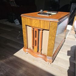 Antique 1942 Zenith Table Side Radio(WORKS) $300 OBO