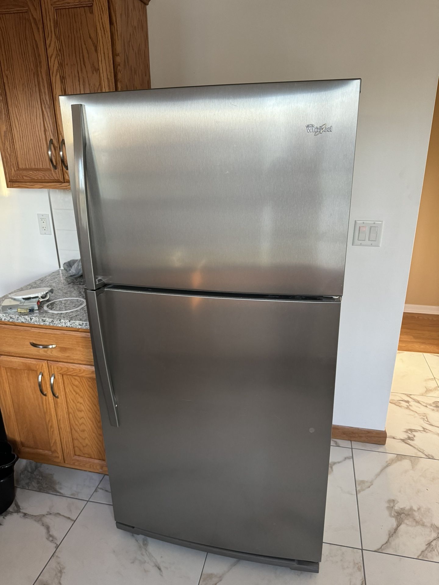 Whirlpool Refrigerator - WRT351SFYF00