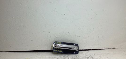 2015-2020 Ford F-150 left front door handle (1)