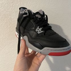 Jordan 4 Bred size 4.5