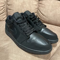 Air Jordan 1 Retro Low 'Triple Black' shoes