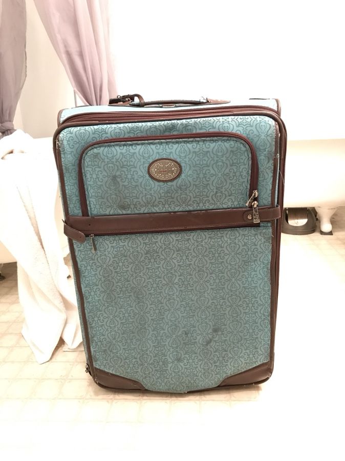 Reba McEntire designer luggage for Sale in Miami Gardens, FL - OfferUp