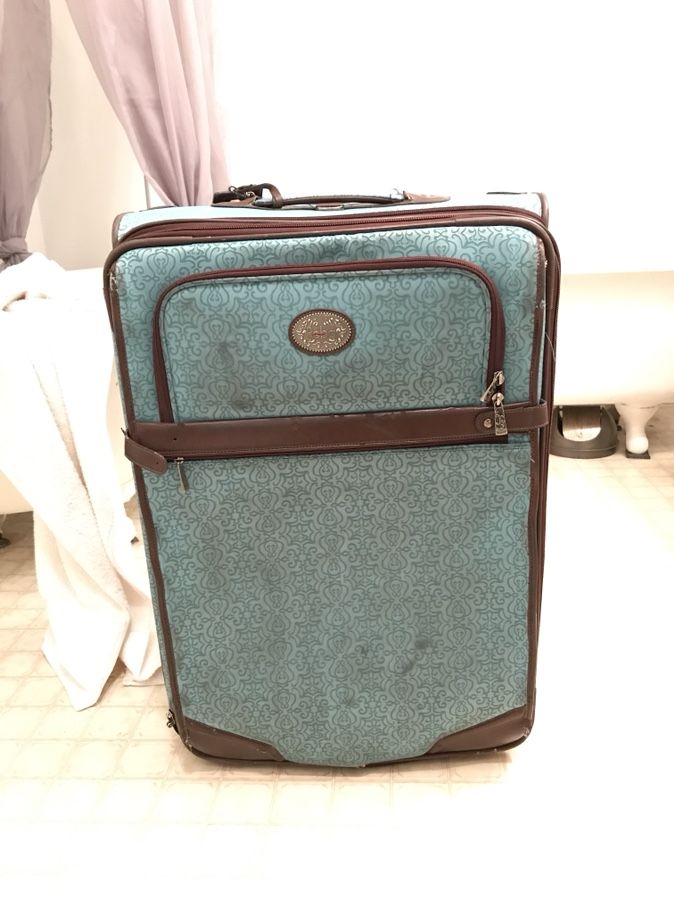 Reba Mcentire Sante Fe luggage set for Sale in El Paso, TX OfferUp
