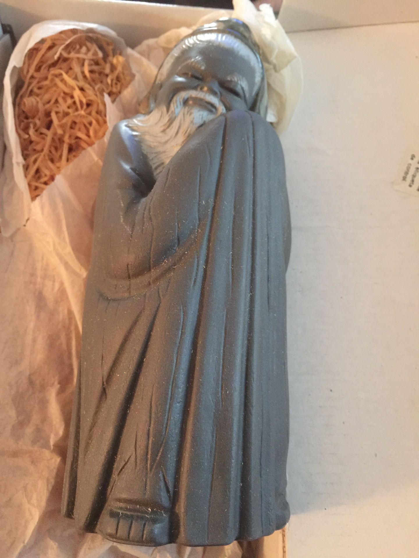 Lladro tall Spanish porcelain Figurine #2056 Chinese man in original box and original packaging