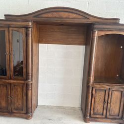 Entertainment center