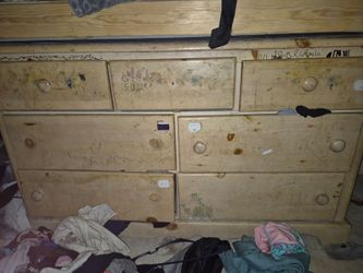 Used dresser w mirror