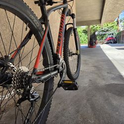 Specialized Rockhopper 27.5" Large Mens Black/ Red