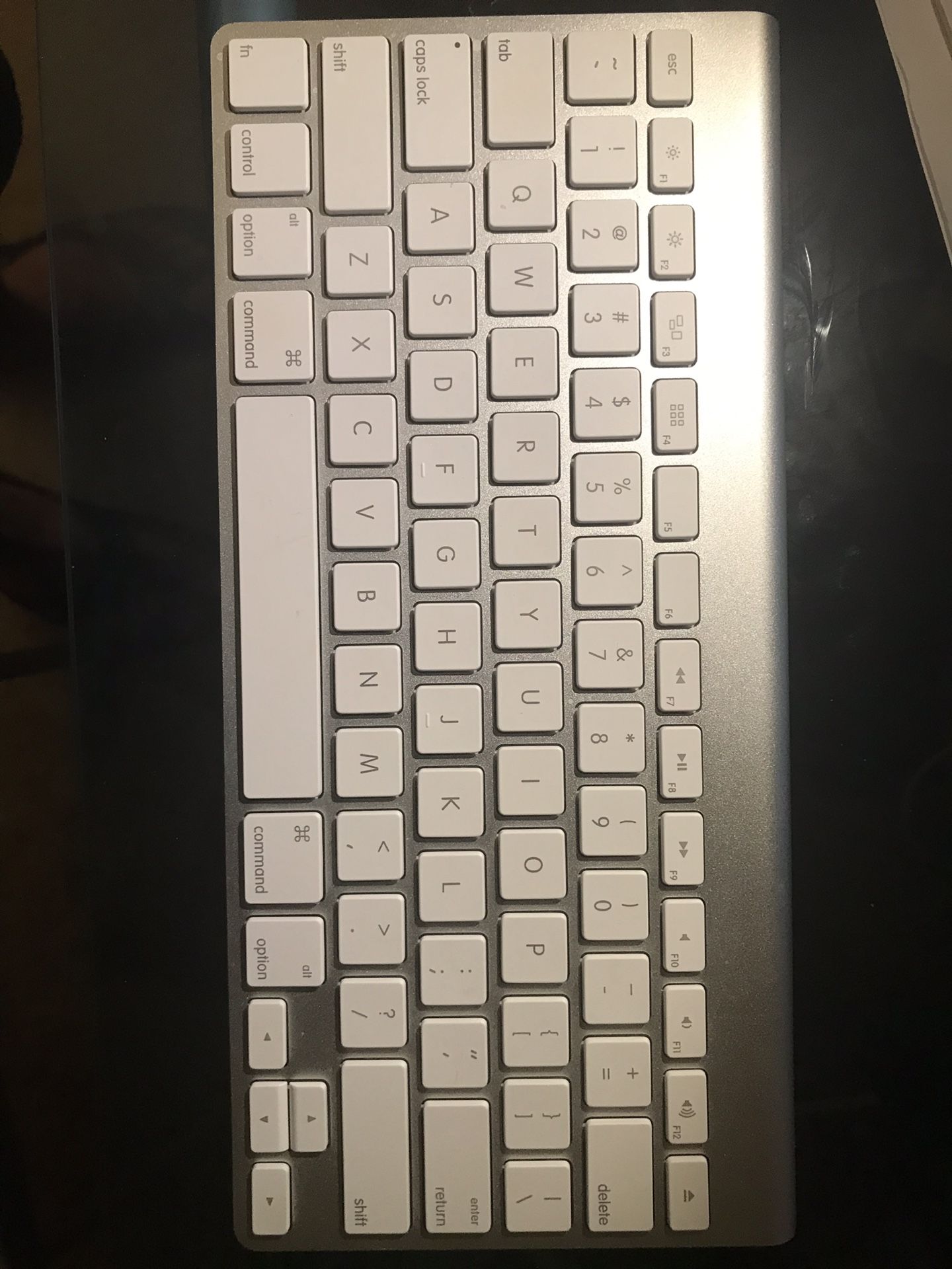 Apple wireless keyboard A1314 model