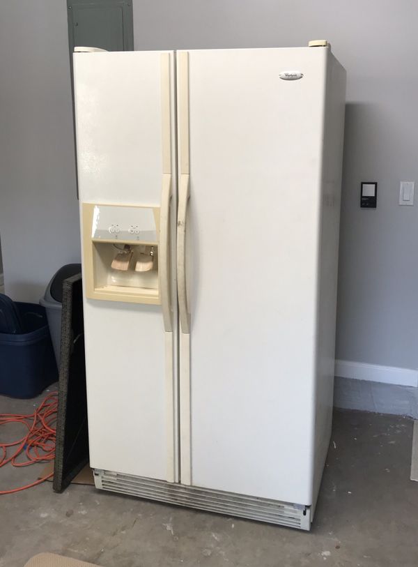 Whirlpool SR0250906 French Door Refrigerator (no ice) Almond Color for