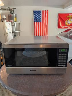 Large Panasonic Inverter Microwave Oven