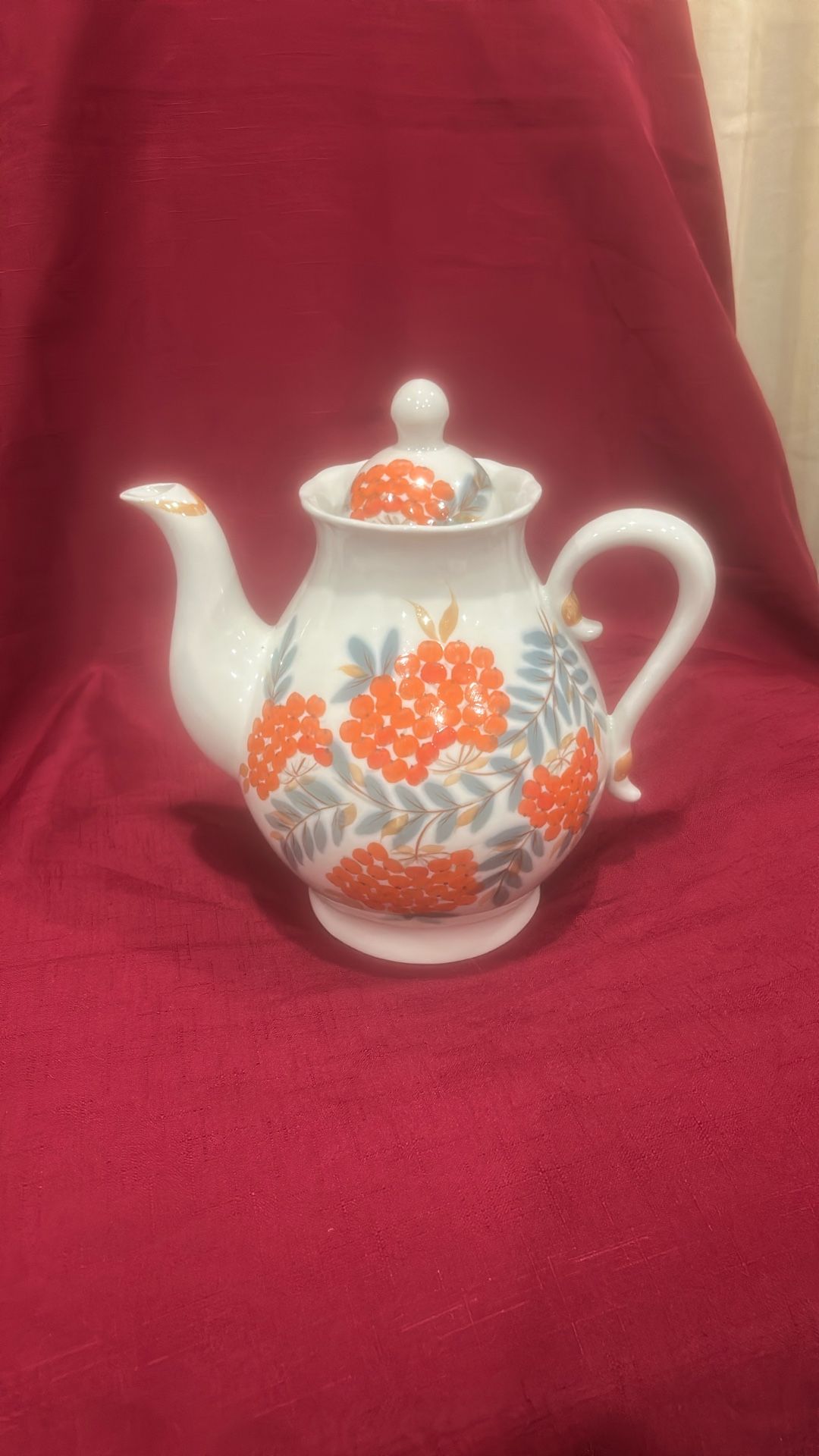 Big …family size Teapot 