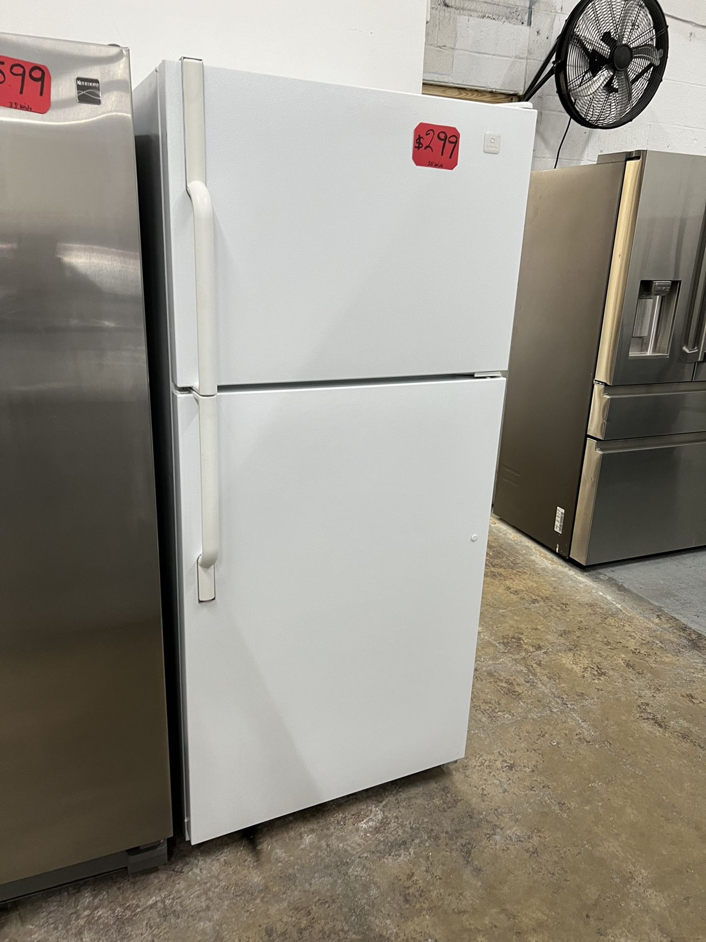 Maytag 30” Wide Top And Bottom Refrigerator In Excellent Condition 