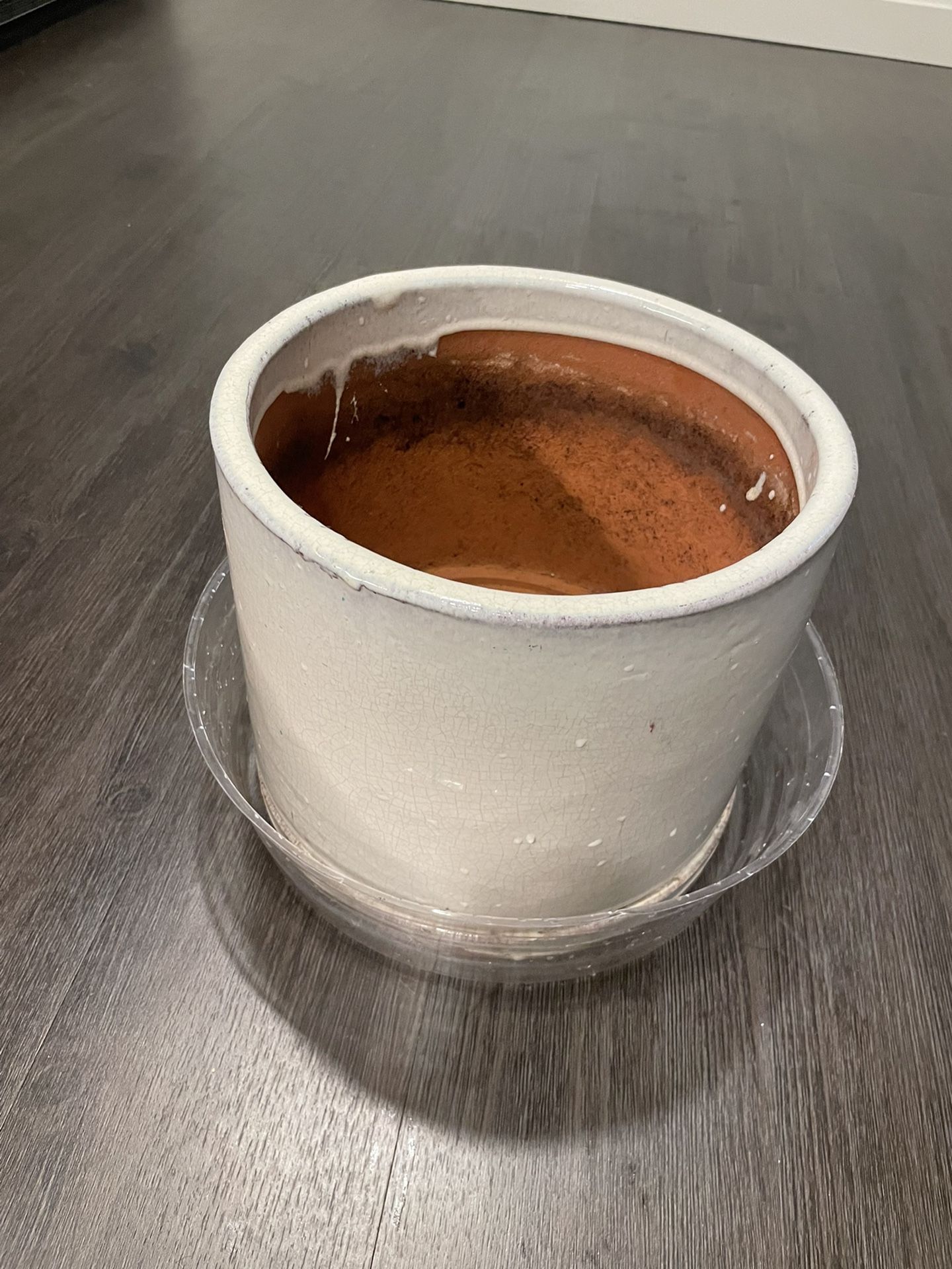 Ceramic Pot w Drain Hole