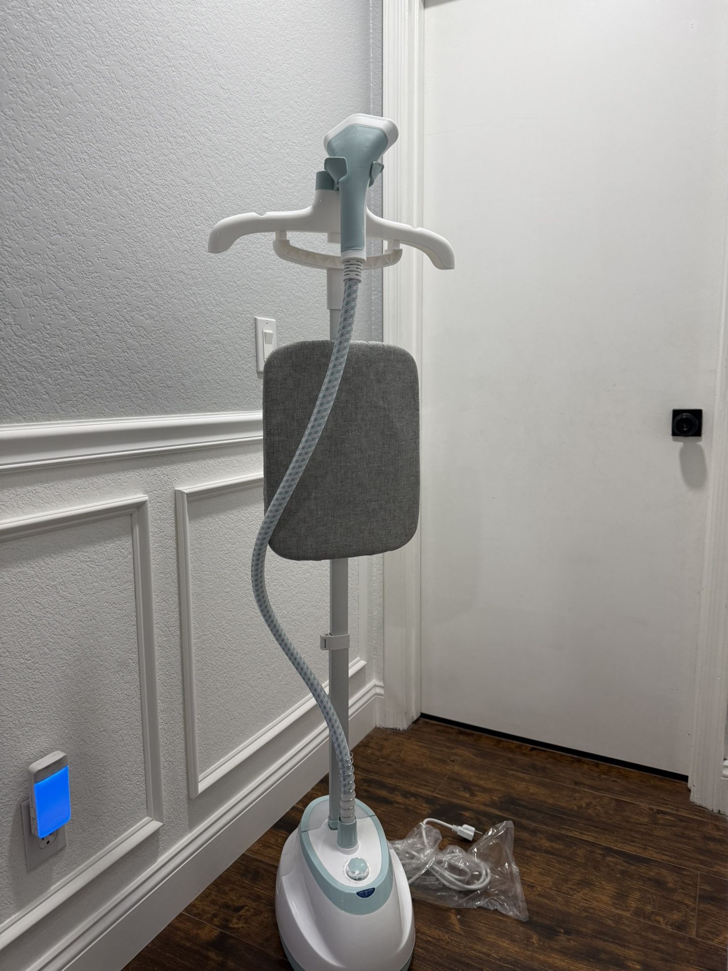 Garment Steamer for Clothes Standing Flat Hanging Ironing