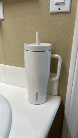 CORKCICLE tumbler stainless steel new with soft straw