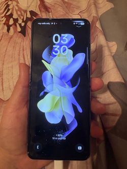 Samsung Zflip 4 - Like New