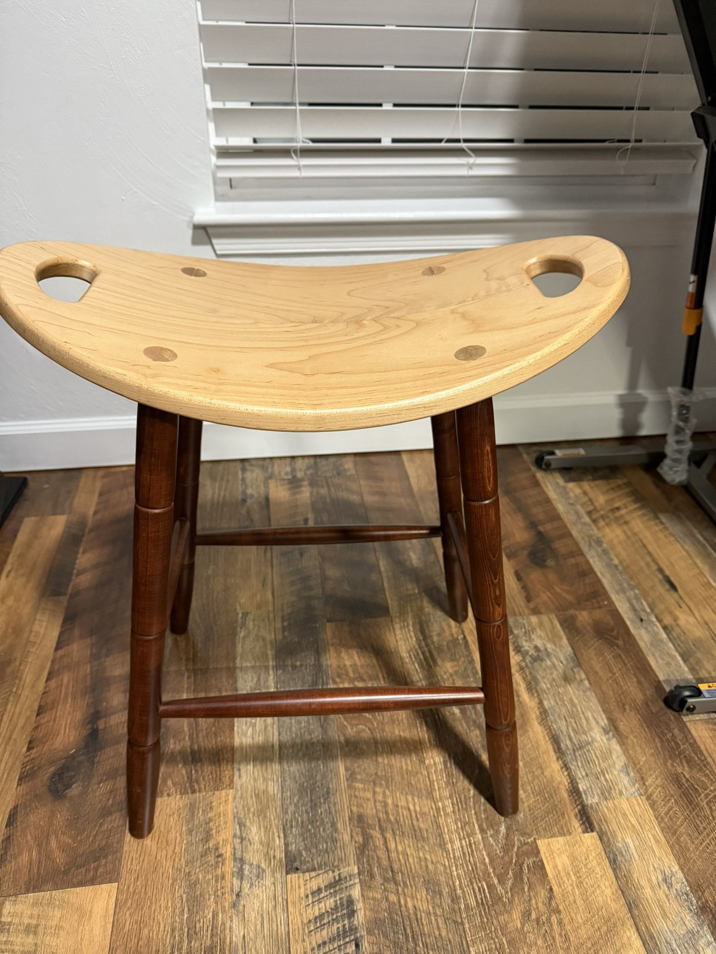 4 Amish Barrel Stools