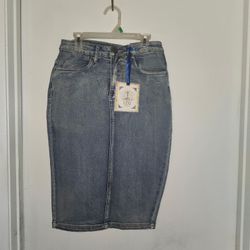 Brand New Women’s Pencil Skirt. Size Two