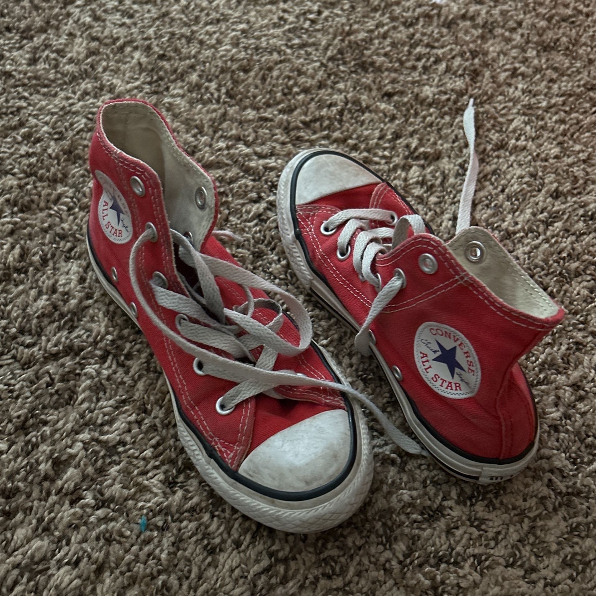 red high-top converse