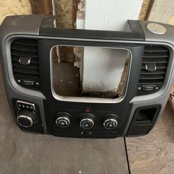 2017 Dodge Ram 1500 Heat A/C Temperature Control Unit w/Trim Bezel 