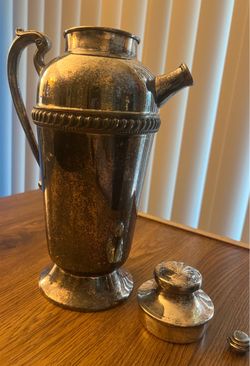 Antique/Vintage Silver Plate Water Pitcher Tea Pot Coffee Urn