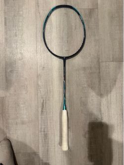 Badminton racket