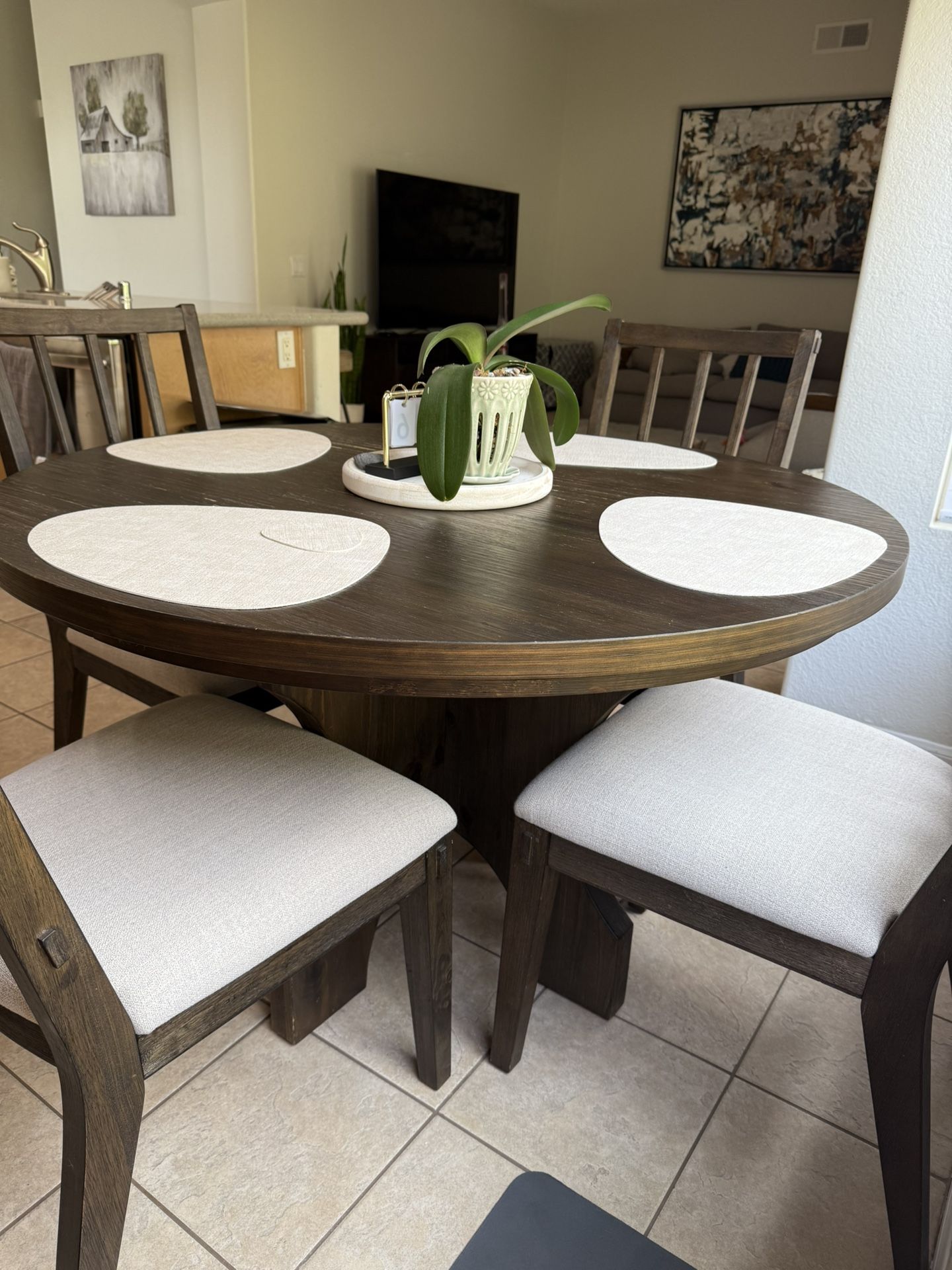 Round Dining Table Set (4 Chairs)