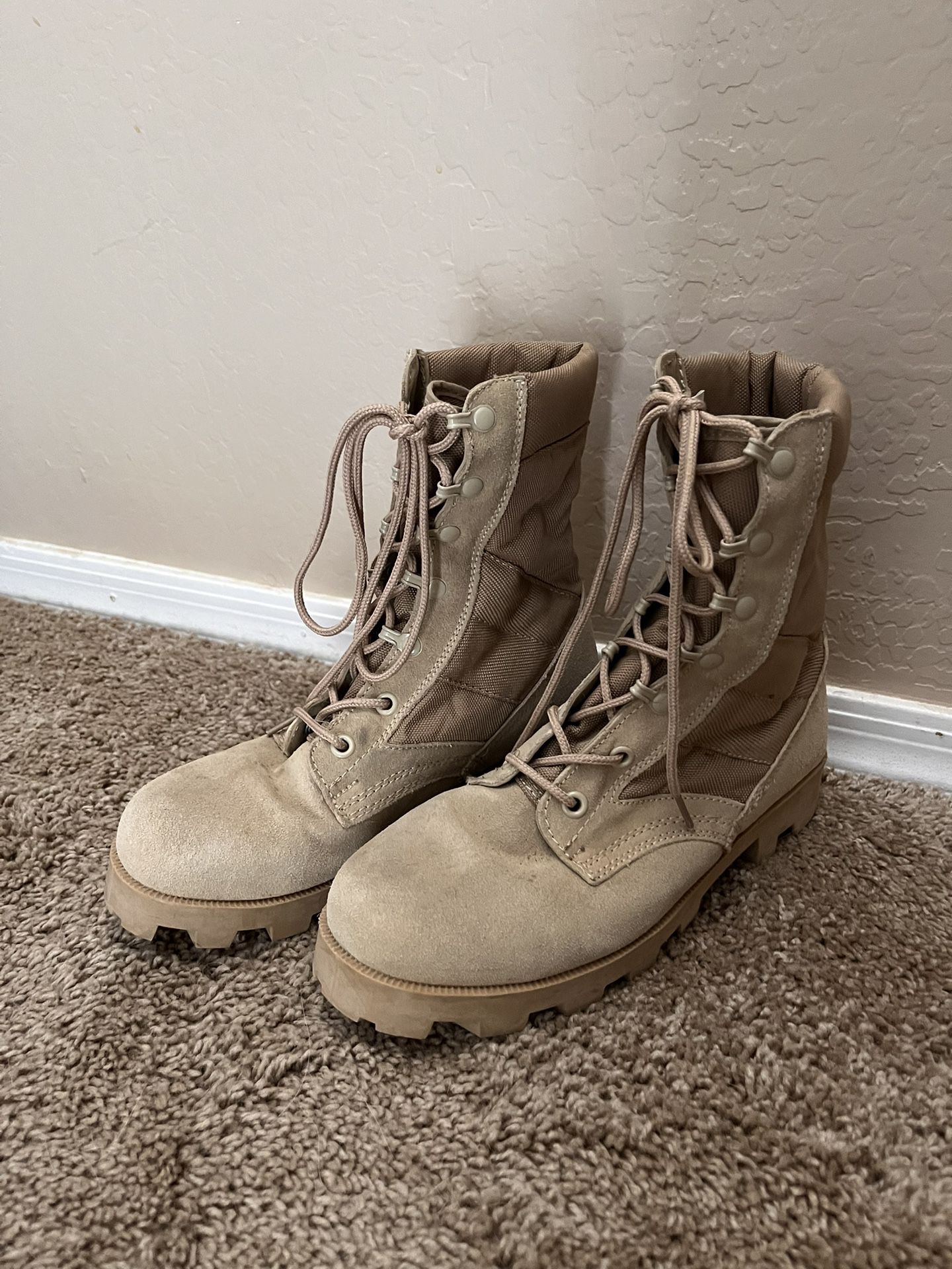 Woman’s boots Tactical