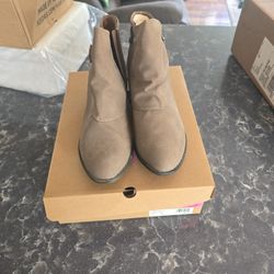 Sugar Boots Size 10 M