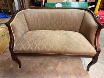 Vintage Mahogany-Style Barrel-Back Loveseat / Settee – 44” Wide