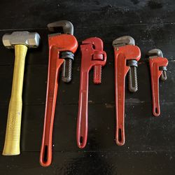 Pipe Wrench Set 4 Pieces And A Stanley Sledge Hammer 2 1/2 Pounds $40