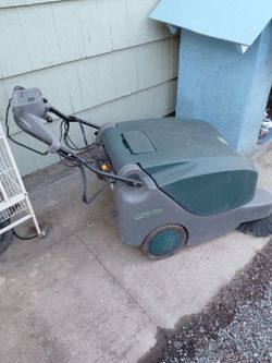 Nobles Scout 9 walk behind sweeper
