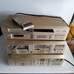 Marantz  Vintage Mid-century Audio  Vintage audio receiver