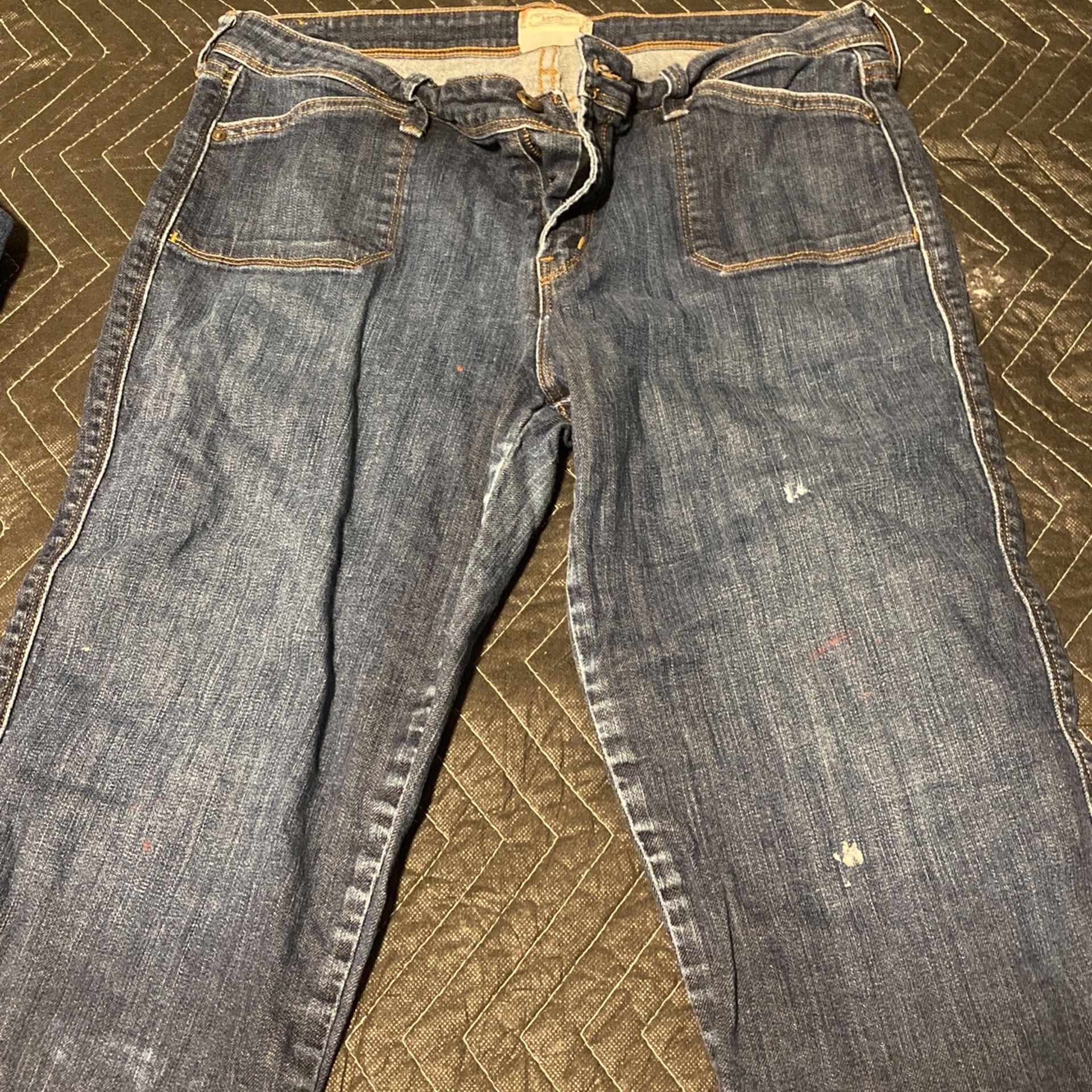 Women’s Levi’s Capri Size 14