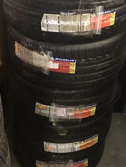 235/35R19 Michelin