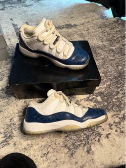 Shoes ( Jordans )