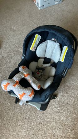 Chicco KeyFit Infant Car Seat and Base + Baby pillow