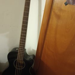 Fender CB-60SCE acoustic-electric bass guitar