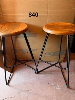 2 Bar stools