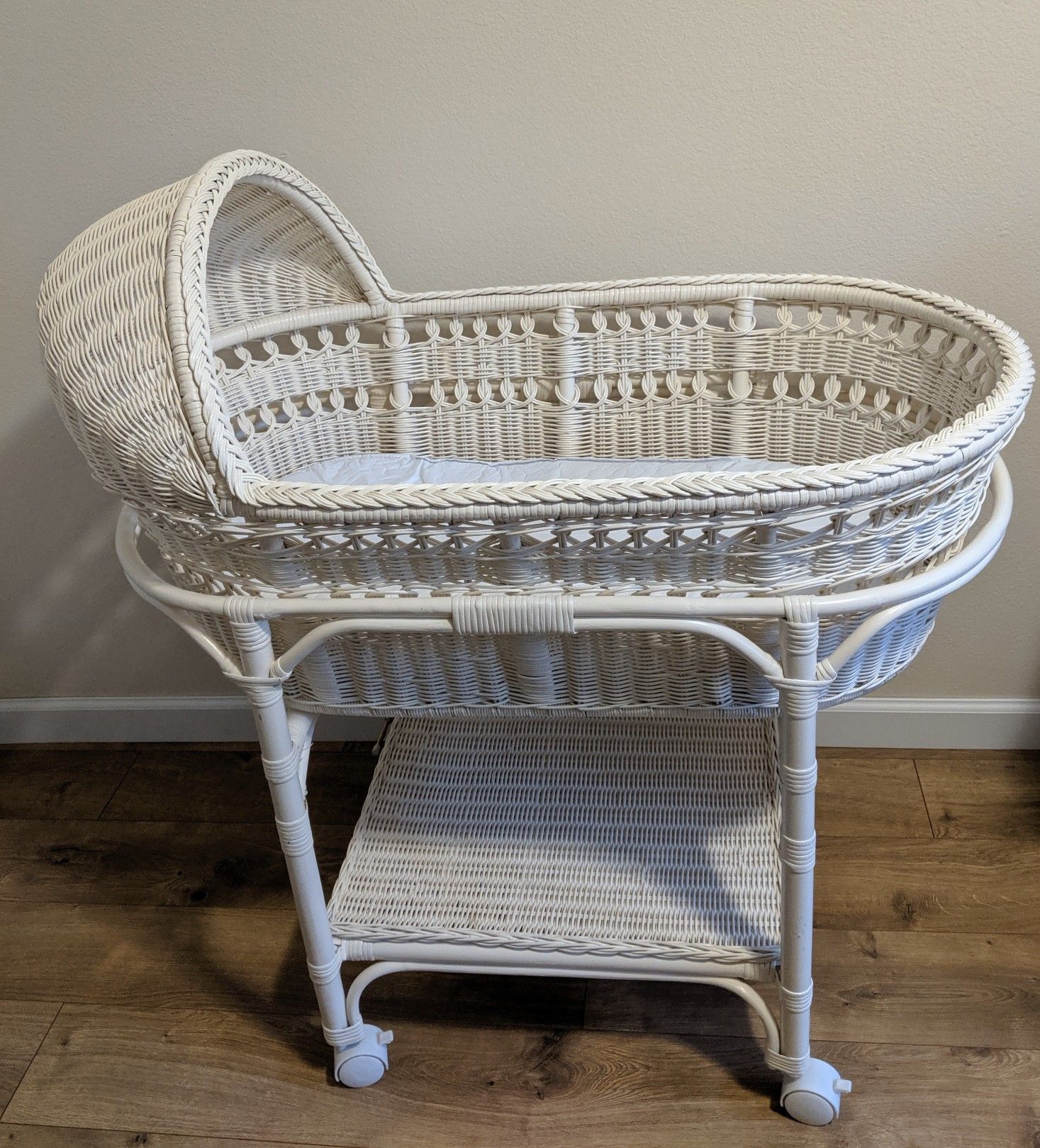 BRAND NEW Wonderful Pottery Barn Kids White Wicker Bassinet. PRICE IS FIRM