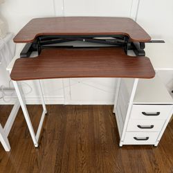 Standing desk riser
