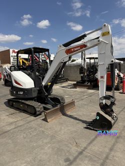 2023 Bobcat E32i Mini Excavator, 3000 Hours - San Diego CA