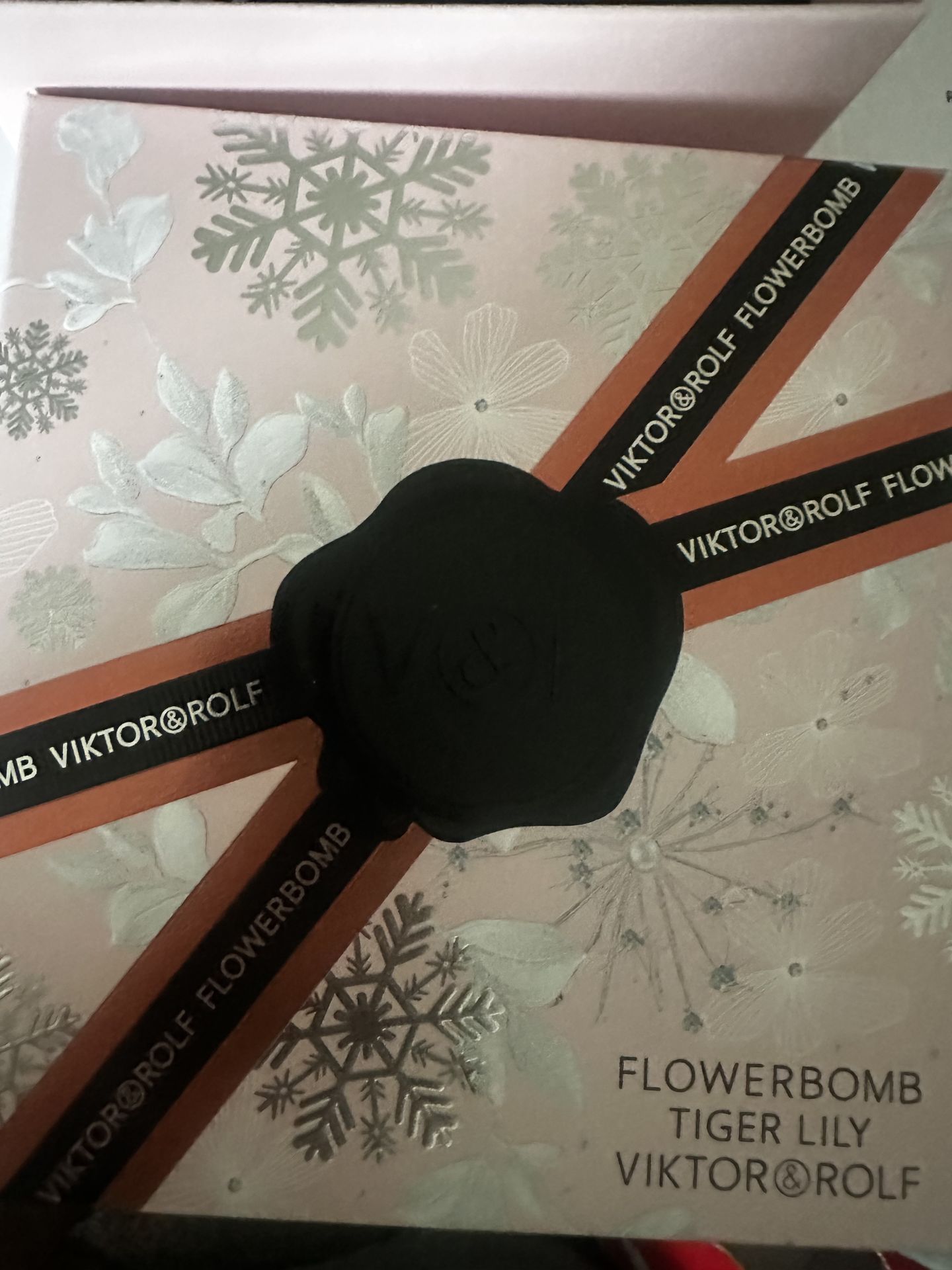 Viktor Rolf - Flower bomb
